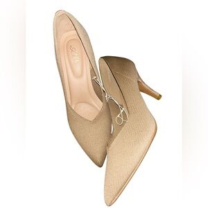 Chic Tan Women's Heels